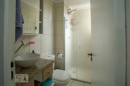 Banheiro de apartamento à venda com 3 quartos, 64m² em Vila dos Remédios, São Paulo