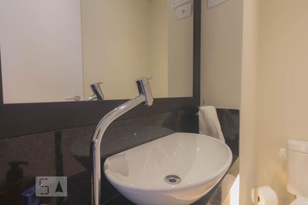 Lavabo de apartamento para alugar com 1 quarto, 43m² em Jardim Aeroporto, São Paulo