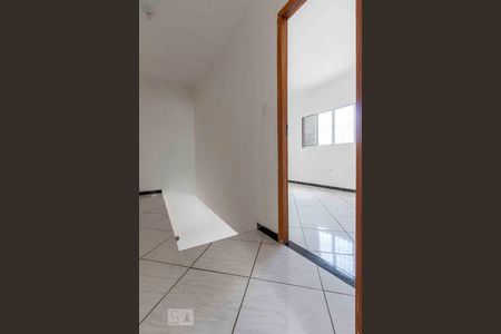 Hall Quartos de casa para alugar com 3 quartos, 140m² em Parque Cruzeiro do Sul, São Paulo