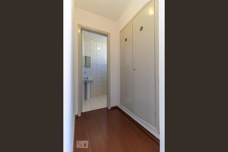 Quarto da suíte - Corredor de apartamento para alugar com 1 quarto, 40m² em Centro, Campinas