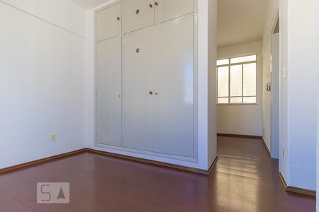 Quarto da suíte de apartamento para alugar com 1 quarto, 40m² em Centro, Campinas