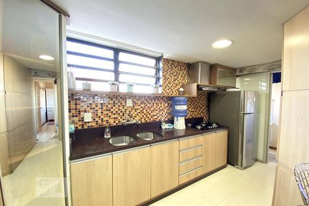 Cozinha de apartamento à venda com 1 quarto, 100m² em Centro, São Leopoldo