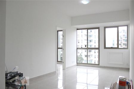 Sala de apartamento para alugar com 2 quartos, 60m² em Barra da Tijuca, Rio de Janeiro