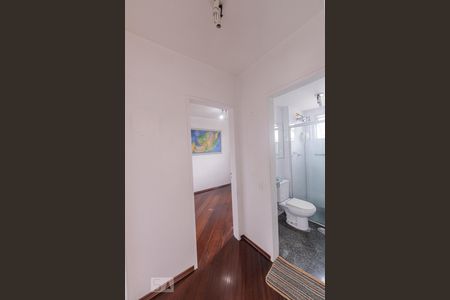 Corredor de apartamento para alugar com 2 quartos, 67m² em Parque da Mooca, São Paulo