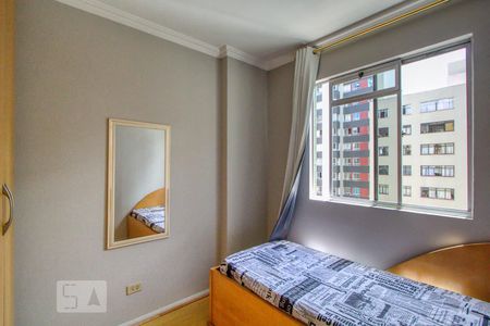 Quarto  de kitnet/studio para alugar com 1 quarto, 30m² em Cristo Rei, Curitiba