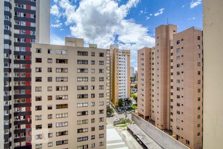 Vista do Quarto de kitnet/studio para alugar com 1 quarto, 30m² em Cristo Rei, Curitiba