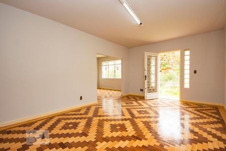 Sala 1 de casa para alugar com 4 quartos, 225m² em Rio Branco, Porto Alegre