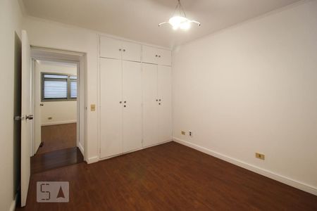 Suíte  de apartamento para alugar com 2 quartos, 100m² em Itaim Bibi, São Paulo