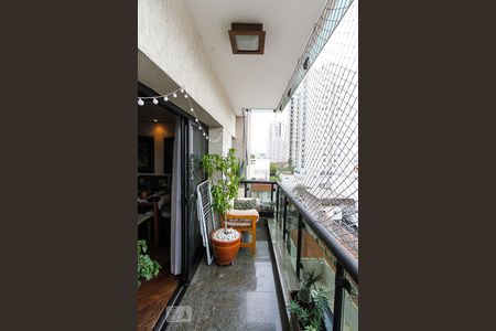 Varanda da Sala de apartamento à venda com 4 quartos, 150m² em Jardim Analia Franco, São Paulo