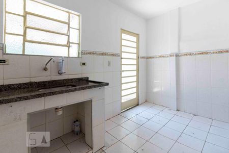 Cozinha de casa para alugar com 2 quartos, 80m² em Vila Guilhermina, São Paulo