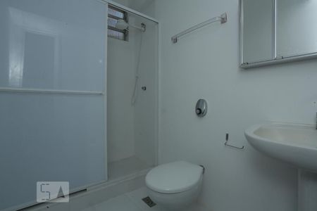 Banheiro de apartamento para alugar com 1 quarto, 50m² em Copacabana, Rio de Janeiro