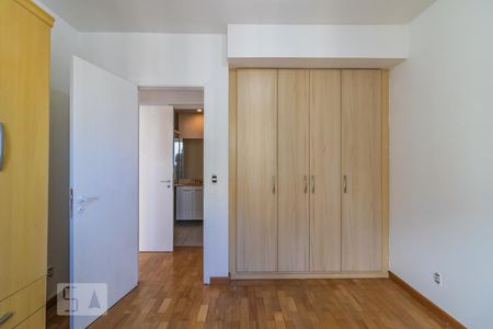 Quarto de apartamento para alugar com 1 quarto, 53m² em Alphaville Industrial, Barueri