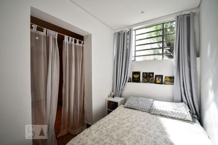 Quarto 2 de casa à venda com 3 quartos, 240m² em Jardim das Bandeiras, São Paulo