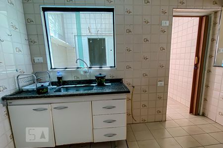 Cozinha de casa para alugar com 2 quartos, 80m² em Vila Azevedo, São Paulo