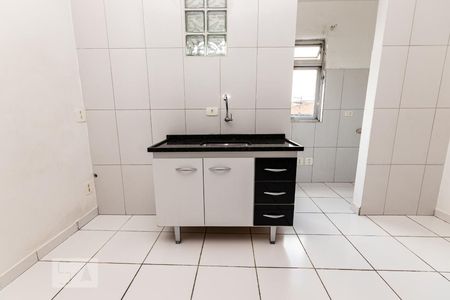 Cozinha de apartamento para alugar com 2 quartos, 48m² em Vila Fátima, São Paulo