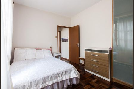 Quarto de apartamento à venda com 1 quarto, 35m² em Farroupilha, Porto Alegre