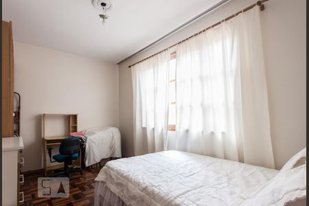 Quarto de apartamento à venda com 1 quarto, 35m² em Farroupilha, Porto Alegre