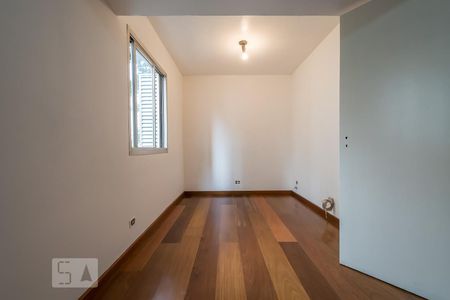 Quarto 1 de apartamento para alugar com 2 quartos, 75m² em Brooklin, São Paulo