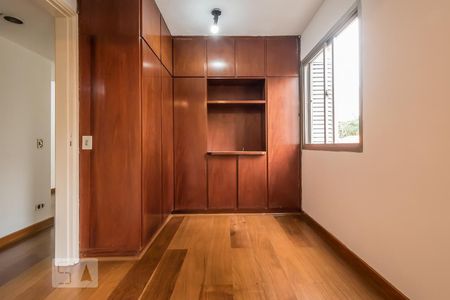 Quarto 1 de apartamento para alugar com 2 quartos, 75m² em Brooklin, São Paulo