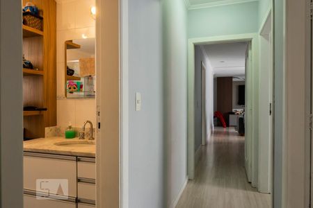 Corredor de apartamento para alugar com 3 quartos, 116m² em Bigorrilho, Curitiba