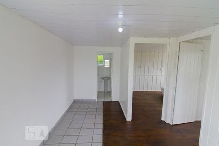 Sala de casa de condomínio para alugar com 2 quartos, 54m² em Areias, São José