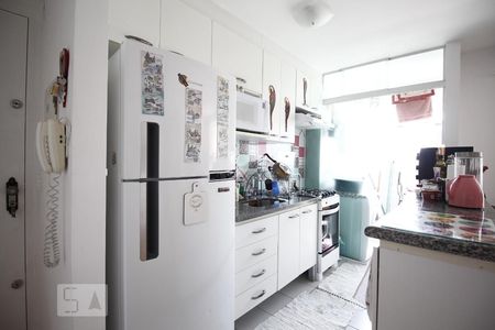 Cozinha de apartamento para alugar com 2 quartos, 51m² em Vila do Encontro, São Paulo
