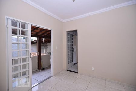 Sala de casa para alugar com 2 quartos, 300m² em Juliana, Belo Horizonte