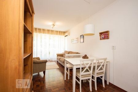 Sala de apartamento para alugar com 2 quartos, 45m² em Petrópolis, Porto Alegre