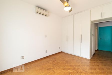 Quarto 1 de casa para alugar com 3 quartos, 220m² em Jardim Paulistano, São Paulo