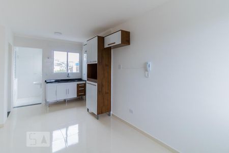 Sala/Cozinha de apartamento para alugar com 2 quartos, 40m² em Vila Nhocuné, São Paulo