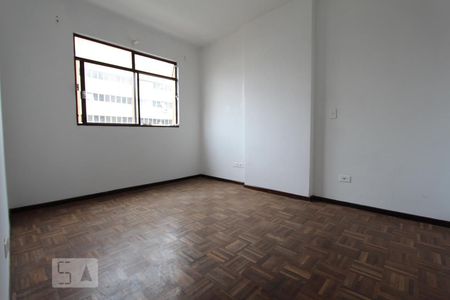 Quarto 1 de apartamento para alugar com 2 quartos, 50m² em Rebouças, Curitiba