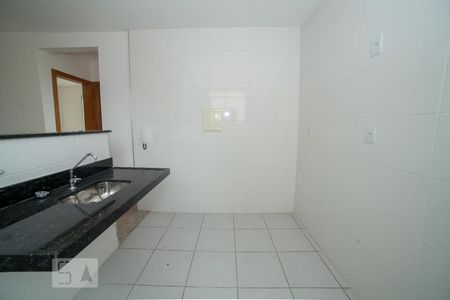 Cozinha de apartamento para alugar com 2 quartos, 50m² em Manacás, Belo Horizonte