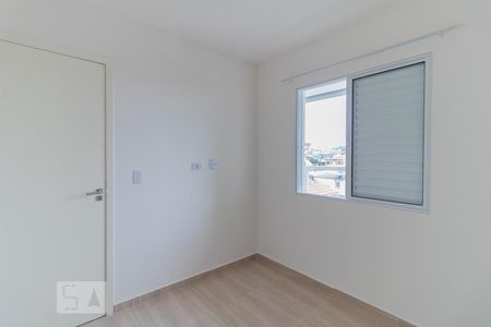 Quarto 1 de kitnet/studio para alugar com 2 quartos, 40m² em Vila Nhocune, São Paulo