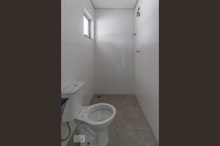 Banheiro de kitnet/studio para alugar com 1 quarto, 20m² em Vila Indiana, São Paulo