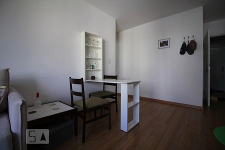 Sala de apartamento para alugar com 1 quarto, 42m² em Cambuci, São Paulo