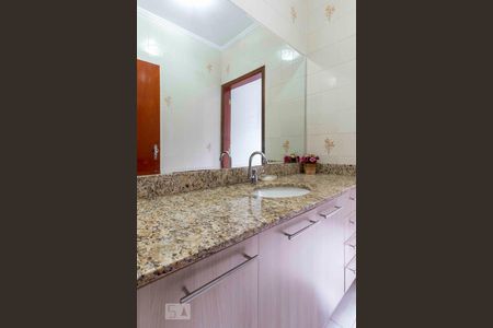 Lavabo de casa à venda com 3 quartos, 183m² em Vila Domitila, São Paulo