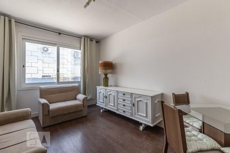 Sala de apartamento para alugar com 1 quarto, 40m² em Passo da Areia, Porto Alegre