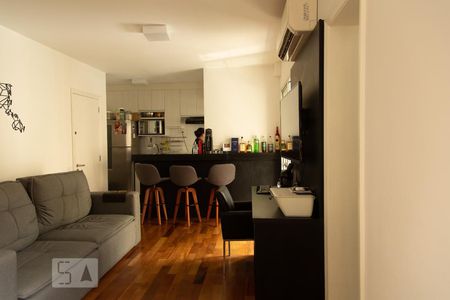 Quarto/Sala de kitnet/studio para alugar com 1 quarto, 48m² em Vila Olímpia, São Paulo