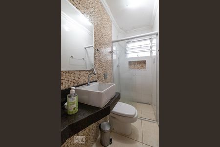 Banheiro de apartamento para alugar com 2 quartos, 55m² em Pinheiros, São Paulo