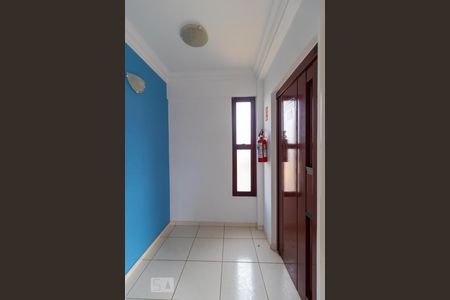 Hall de Entrada - Elevador Privativo de apartamento para alugar com 3 quartos, 146m² em Jardim Flamboyant, Campinas