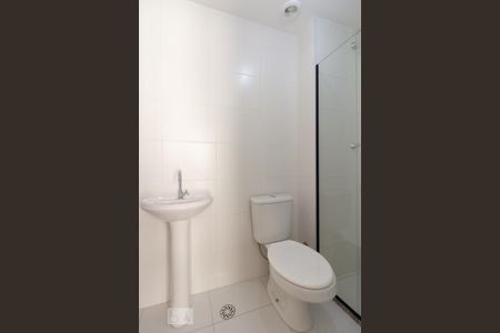 Banheiro de apartamento para alugar com 1 quarto, 32m² em Ferreira, São Paulo