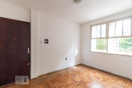 Apartamento à venda com 85m², 2 quartos e sem vagaSala