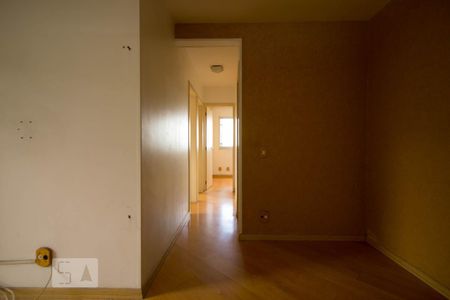Corredor de apartamento à venda com 3 quartos, 68m² em Sarandi, Porto Alegre