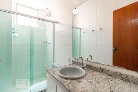 Banheiro de apartamento para alugar com 2 quartos, 70m² em Castelo, Belo Horizonte