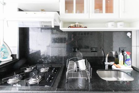 Cozinha de apartamento para alugar com 1 quarto, 56m² em Moema, São Paulo