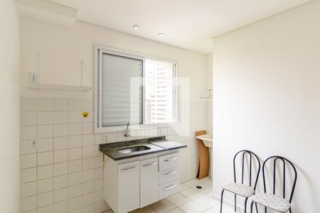 Cozinha de kitnet/studio para alugar com 1 quarto, 28m² em República, São Paulo