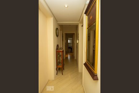Corredor de apartamento à venda com 4 quartos, 161m² em Vila Suzana, São Paulo