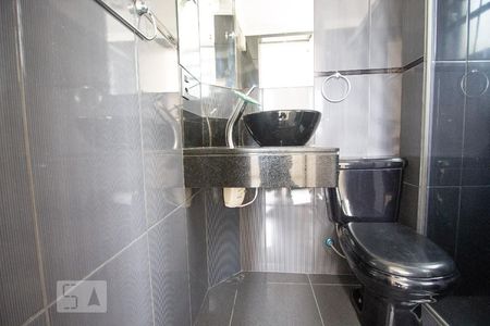 Banheiro de apartamento à venda com 1 quarto, 49m² em Vila Guarani (z Sul), São Paulo