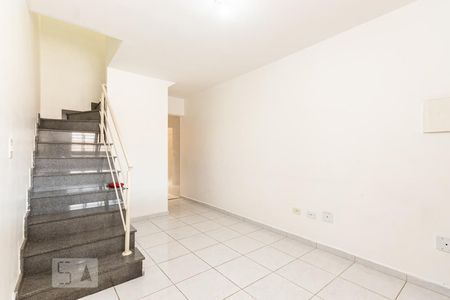 Sala de casa de condomínio à venda com 2 quartos, 60m² em Parada Xv de Novembro, São Paulo