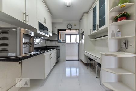 Apartamento à venda com 113m², 3 quartos e 2 vagas Apartamento à venda com 113m², 3 quartos e 2 vagasCozinha